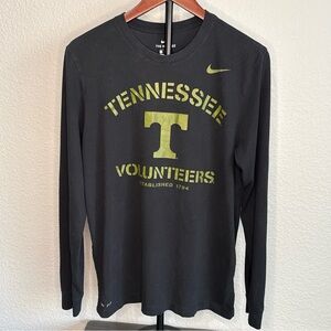 Tennessee Volunteers Shirt  Mens Medium Football Nike Military Appreciation